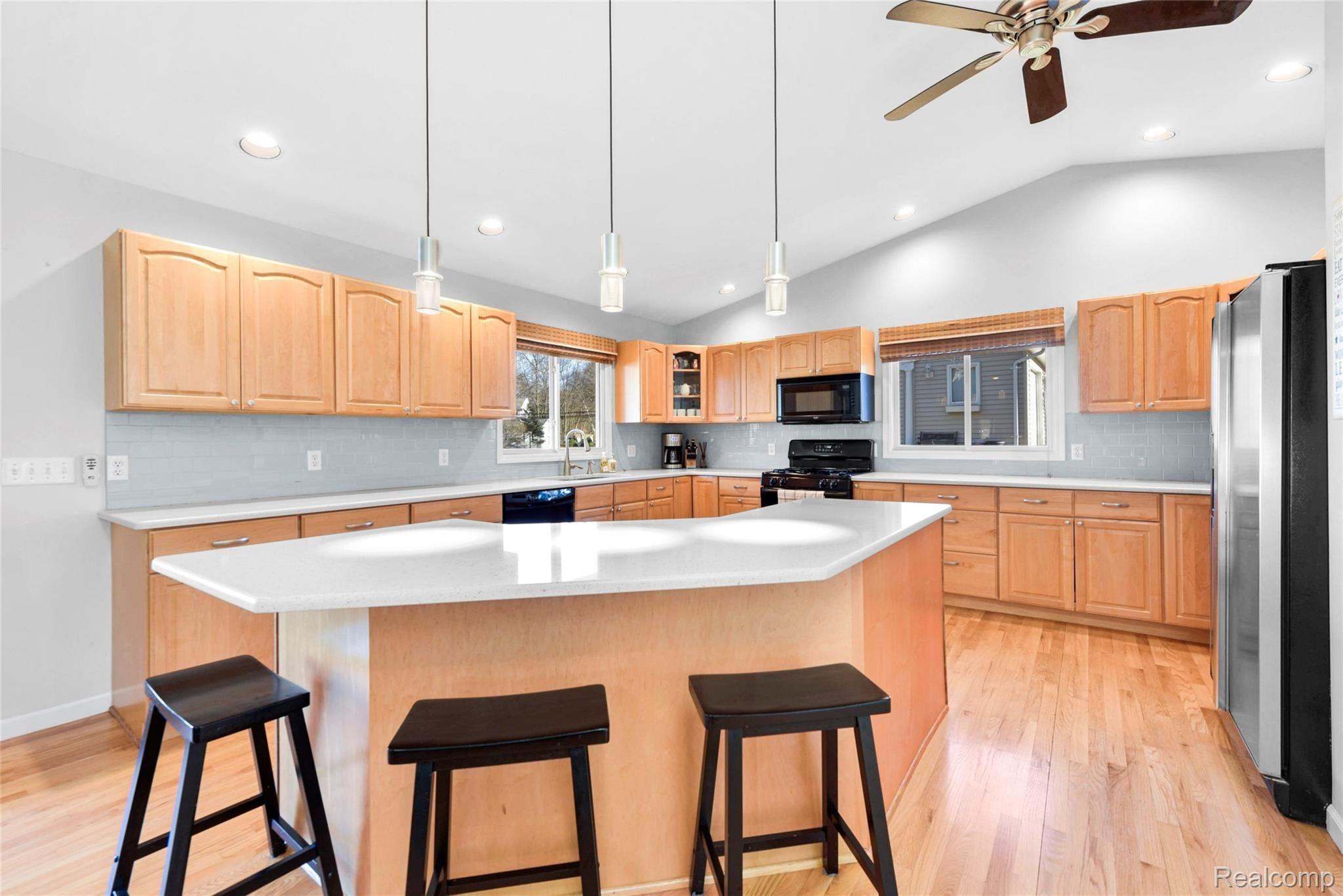 3638 Covert Road Waterford, MI 48328 - Photo 11 of 76 DSC_4294.jpg