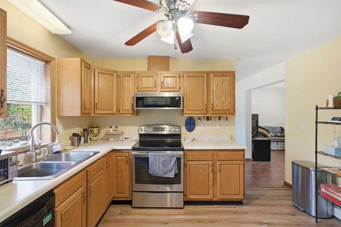 357 William Reynolds Road Exeter, RI 02822 - Photo 11 of 32