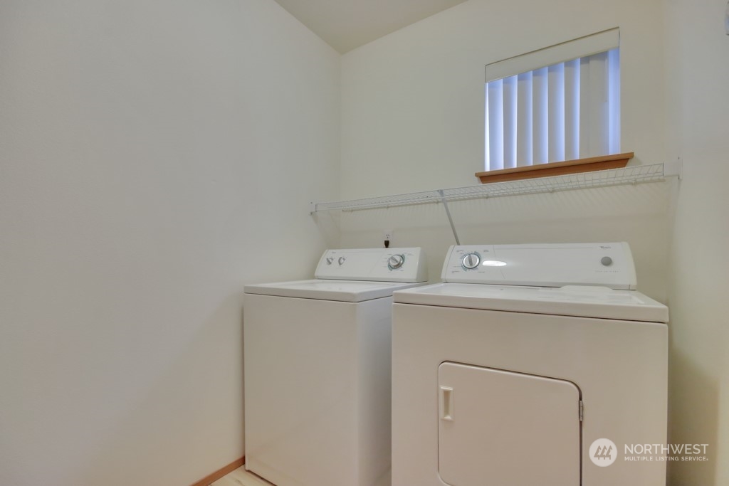 4010 East R Street Tacoma, WA 98404 - Photo 15 of 28 a utility room with dryer and washer