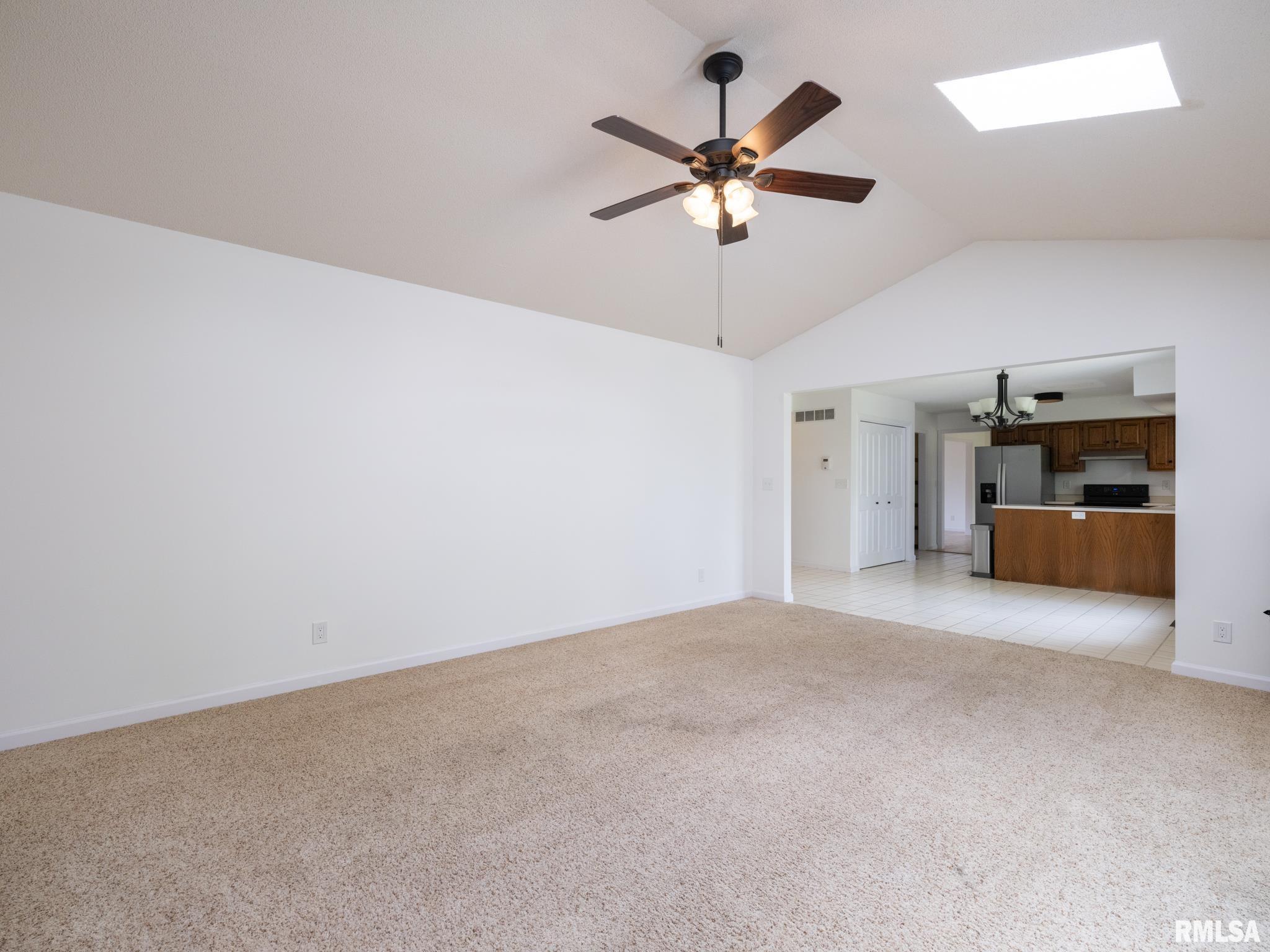 6607 North Camelot Road Peoria, IL 61615 - Photo 6 of 75