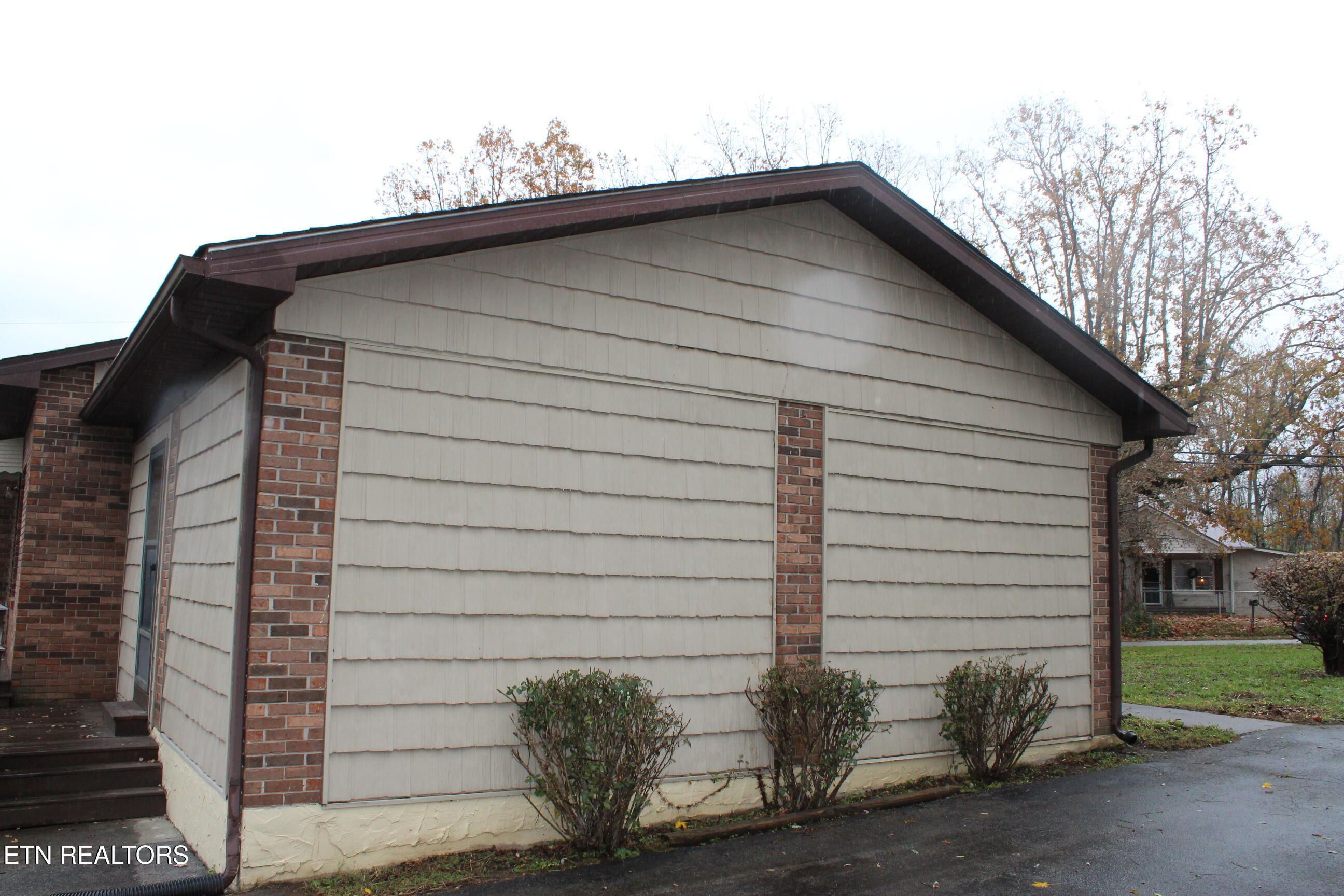 215 Rugby Avenue Jamestown, TN 38556 - Photo 8 of 37 008