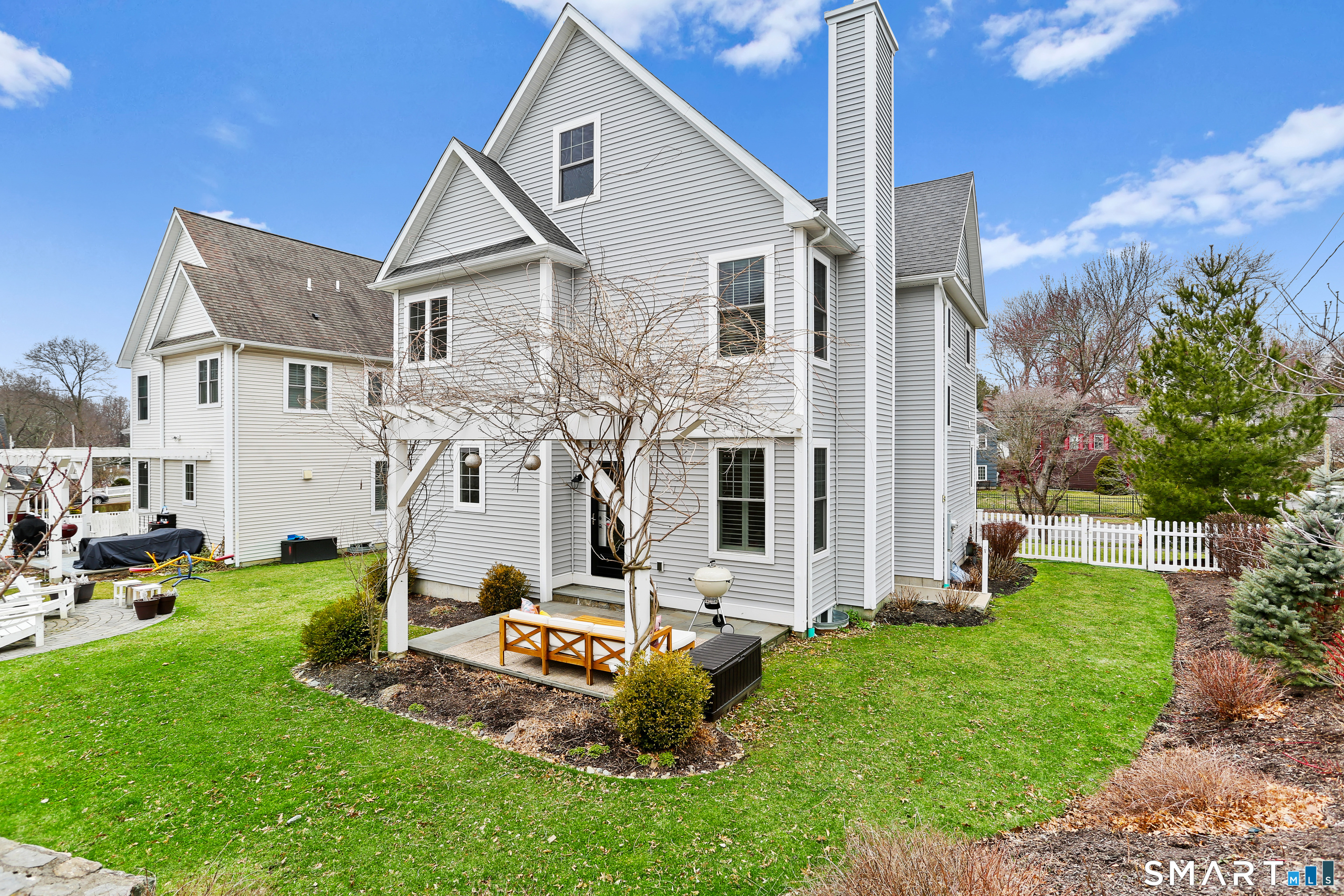 302 High Street Fairfield, CT 06824 - Photo 33 of 37