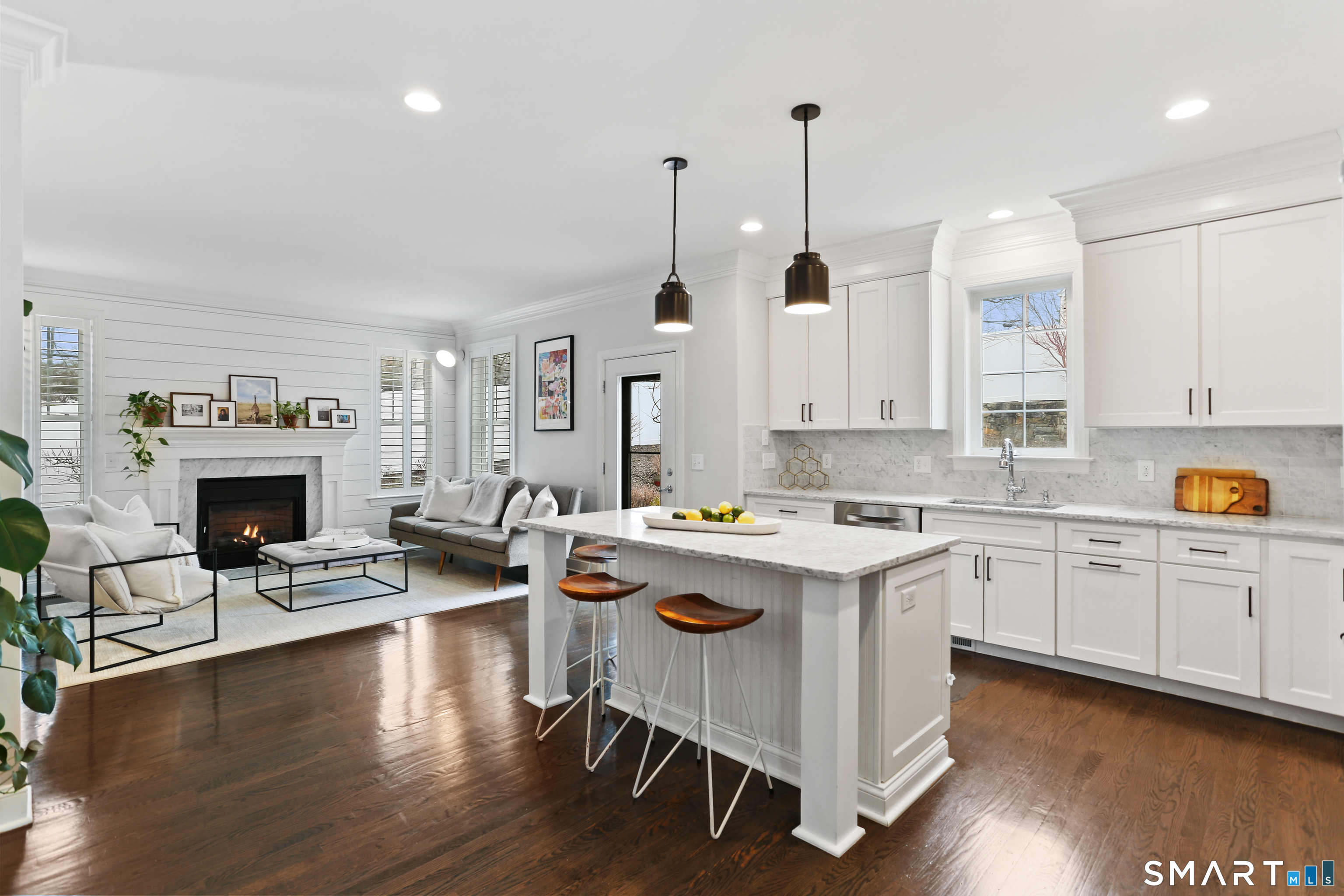 302 High Street Fairfield, CT 06824 - Photo 6 of 37