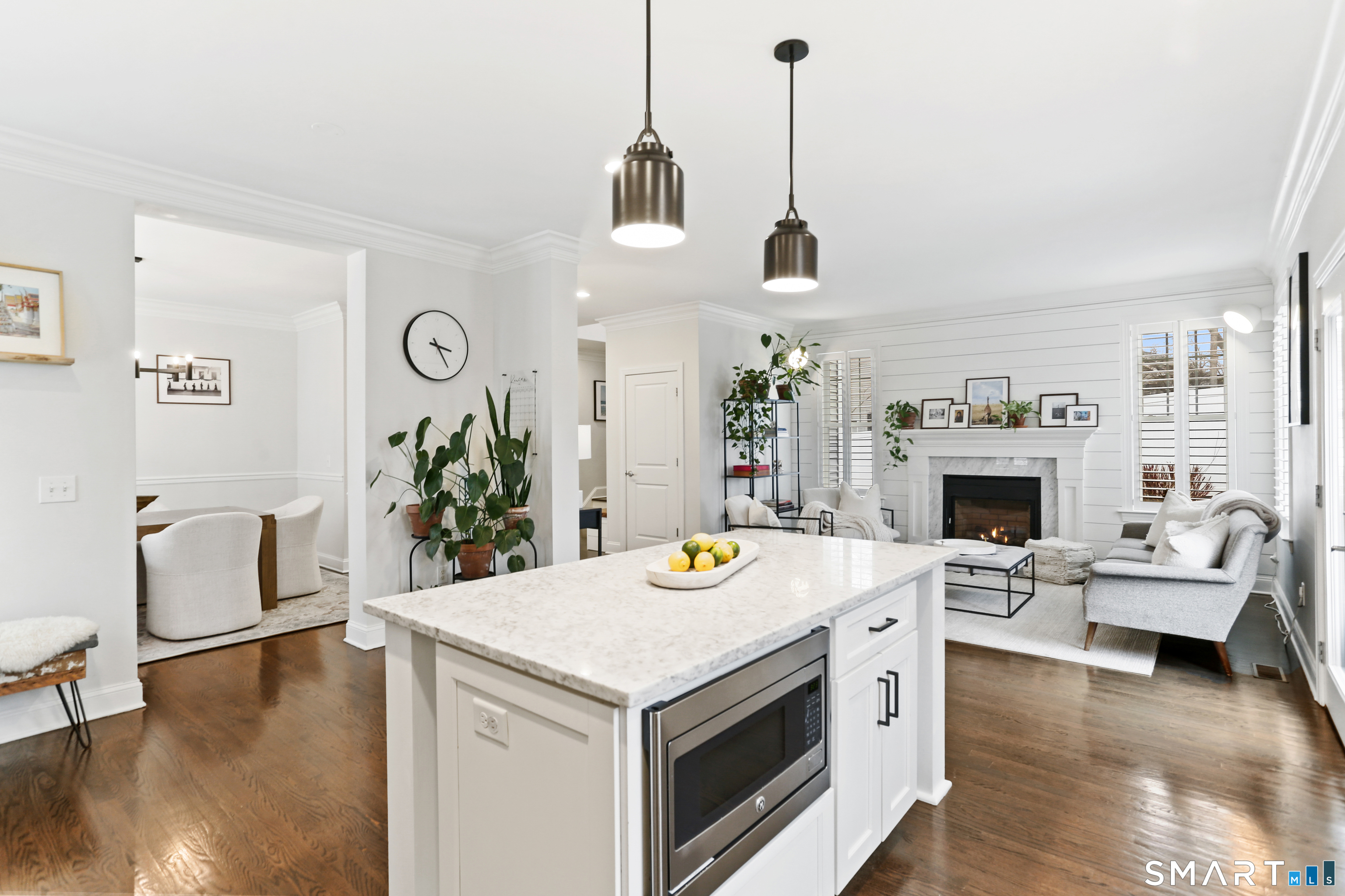 302 High Street Fairfield, CT 06824 - Photo 7 of 37