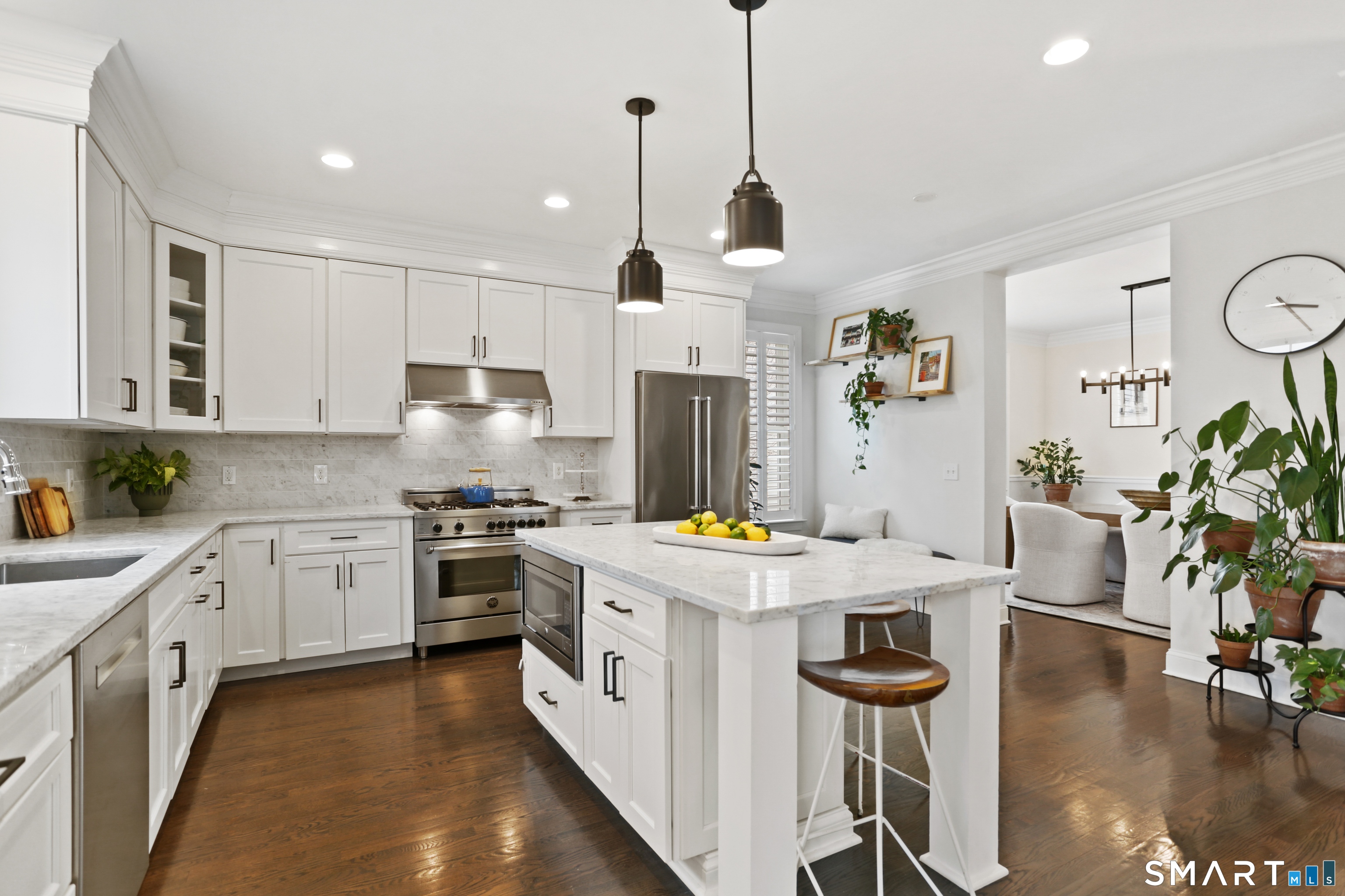 302 High Street Fairfield, CT 06824 - Photo 8 of 37