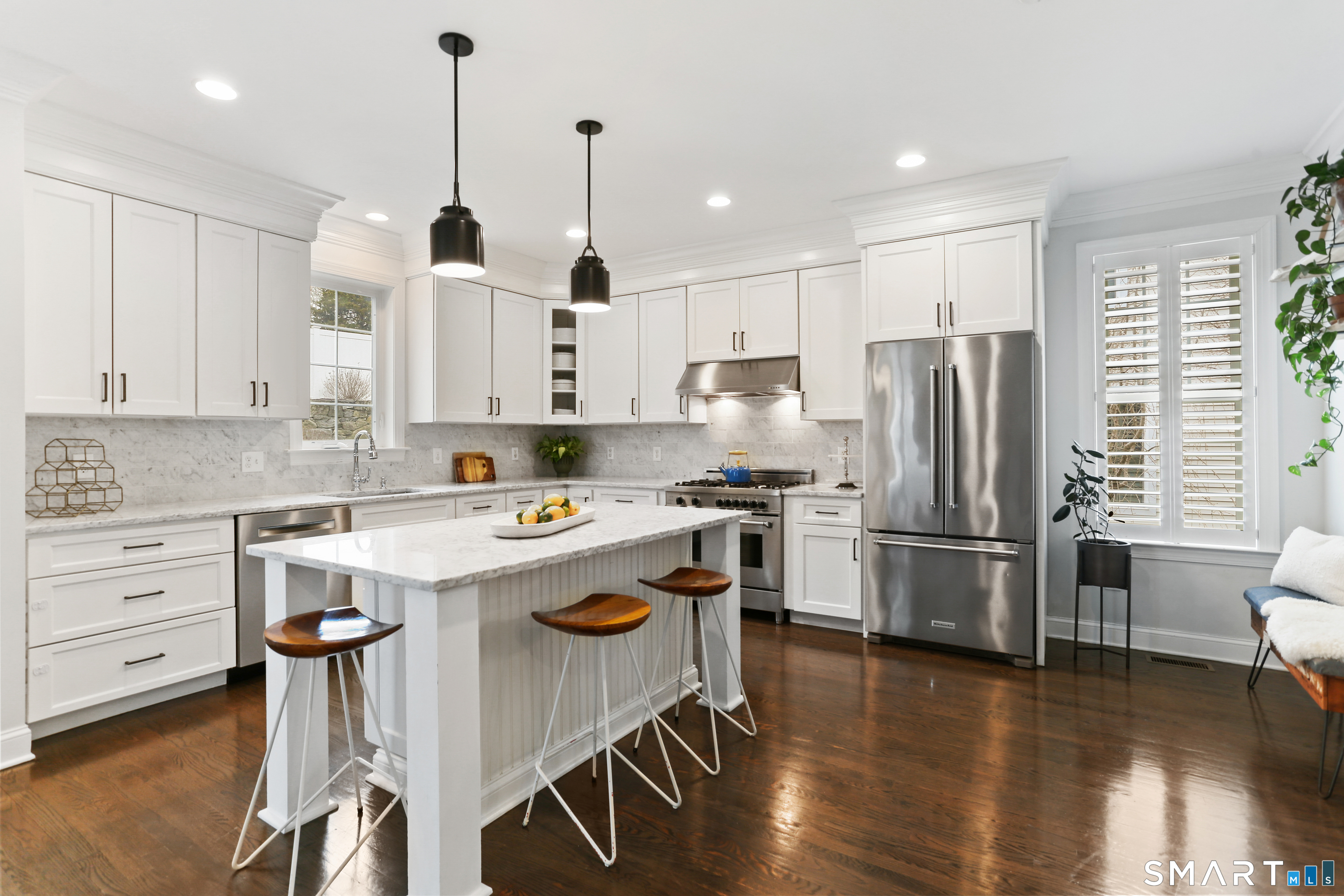 302 High Street Fairfield, CT 06824 - Photo 9 of 37