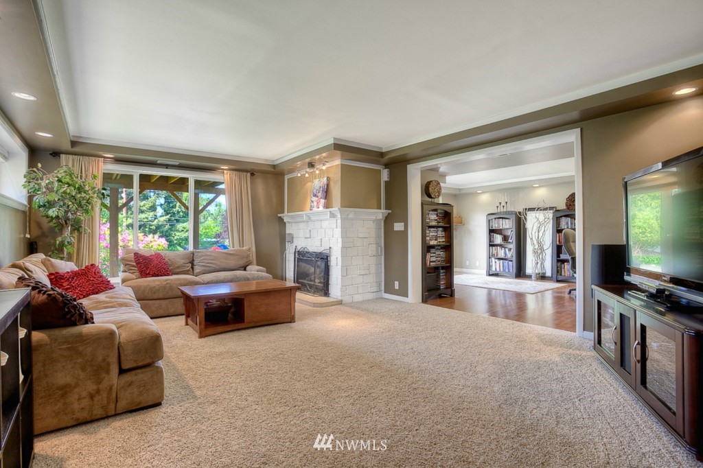 438 Southwest Normandy Road Normandy Park, WA 98166 - Photo 14 of 16 Gallery Image 14
