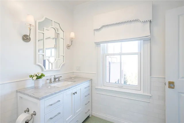 $2,000,000 | 78 Rhode Island Avenue, Unit 8, Newport, RI 02840