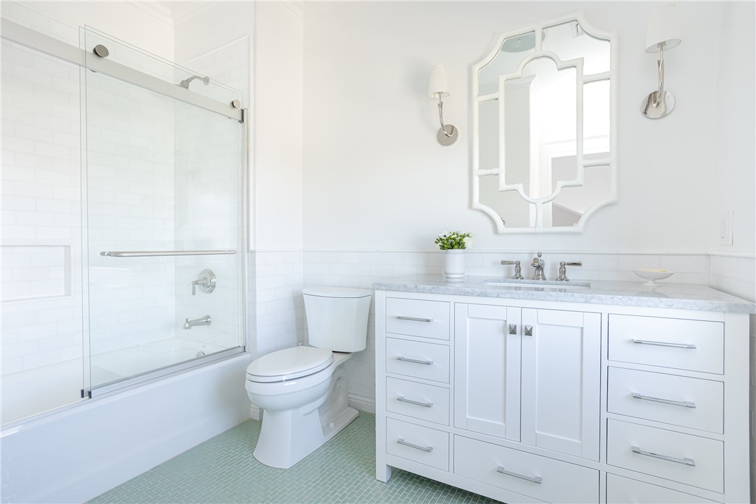 78 Rhode Island Avenue, Unit 8 Newport, RI 02840 - Photo 21 of 34