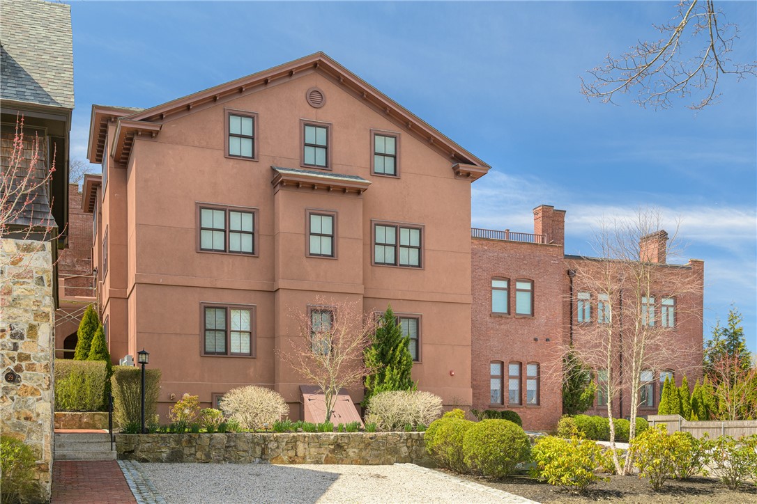 78 Rhode Island Avenue, Unit 8 Newport, RI 02840 - Photo 26 of 34