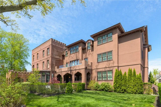 $2,000,000 | 78 Rhode Island Avenue, Unit 8, Newport, RI 02840