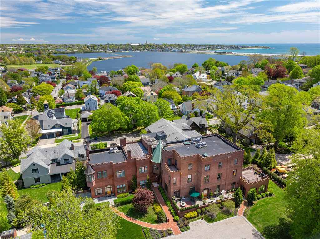 78 Rhode Island Avenue, Unit 8 Newport, RI 02840 - Photo 31 of 34