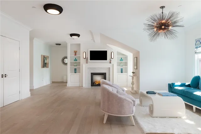 $2,000,000 | 78 Rhode Island Avenue, Unit 8, Newport, RI 02840