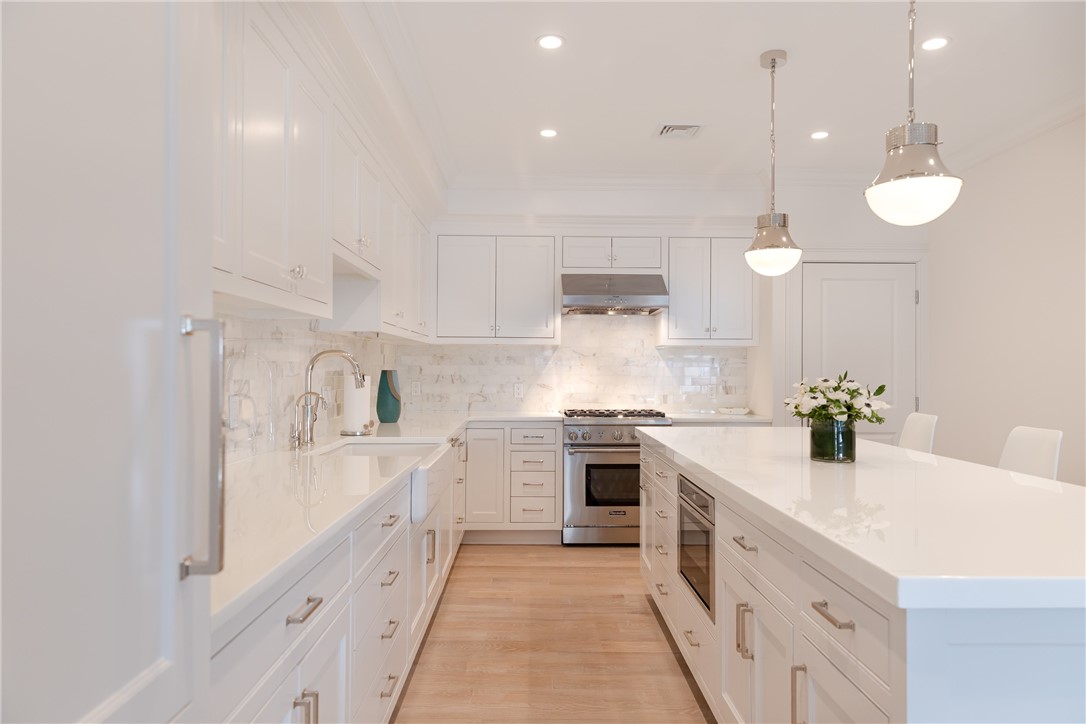 78 Rhode Island Avenue, Unit 8 Newport, RI 02840 - Photo 9 of 34