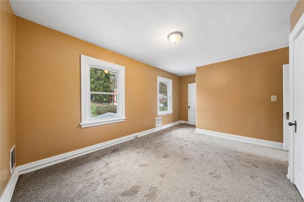 617 Danbury Street Pittsburgh, PA 15214 - Photo 18 of 32