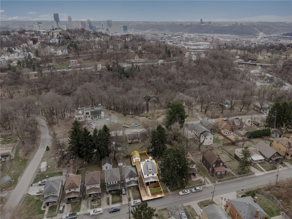 617 Danbury Street Pittsburgh, PA 15214 - Photo 2 of 32