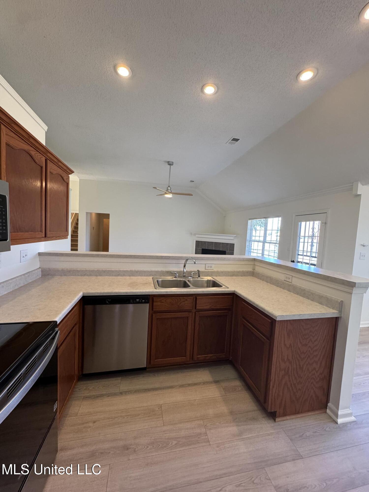 2740 Blue Ridge Cove Southaven, MS 38672 - Photo 11 of 26 Photo Sep 30 2025, 11 54 51 AM