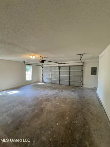 $317,900 | 2740 Blue Ridge Cove, Southaven, MS 38672