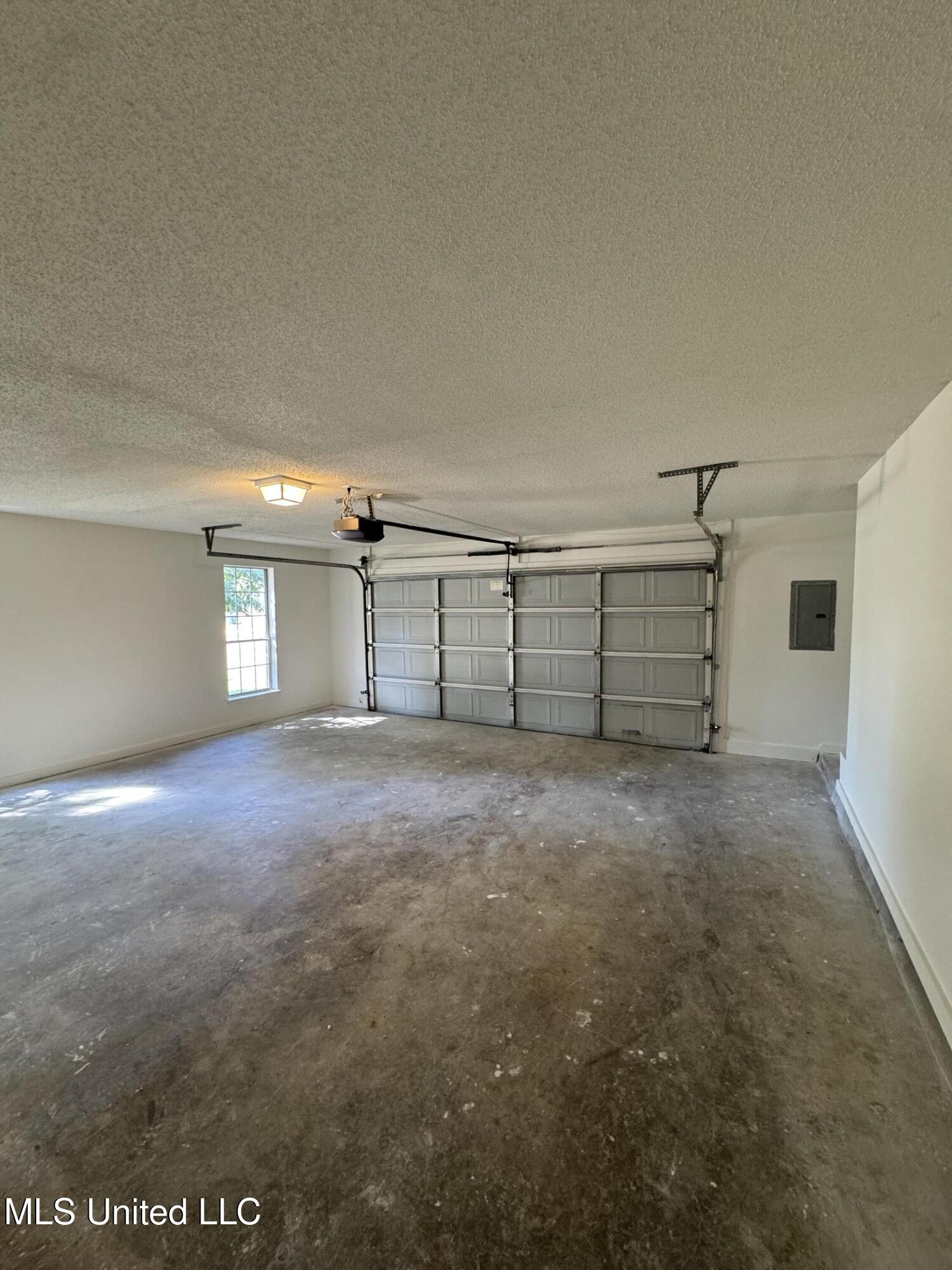 2740 Blue Ridge Cove Southaven, MS 38672 - Photo 15 of 26 Photo Sep 30 2025, 11 49 08 AM