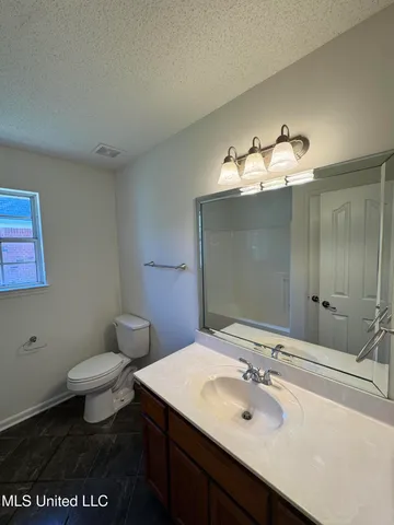 $317,900 | 2740 Blue Ridge Cove, Southaven, MS 38672