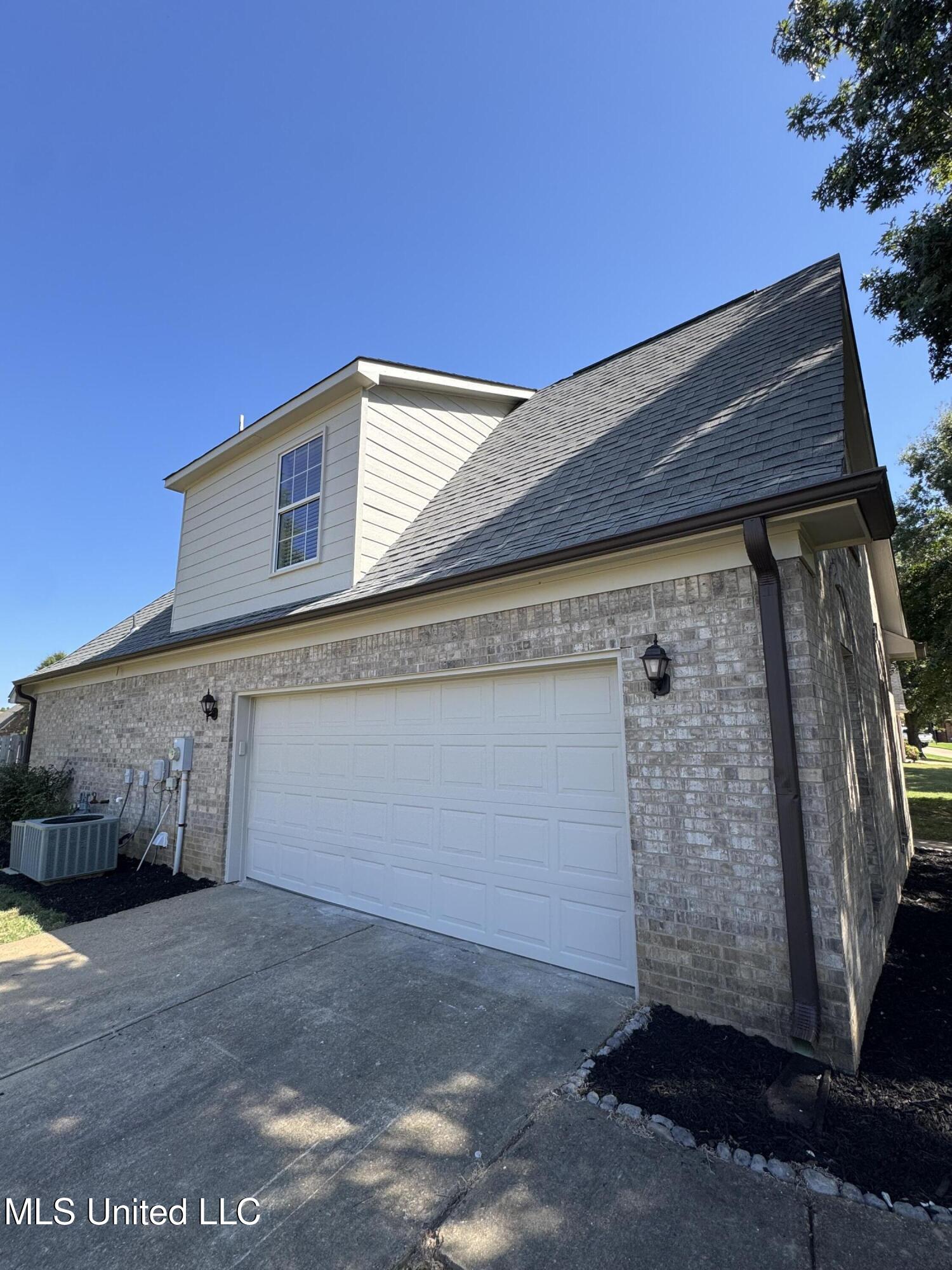 2740 Blue Ridge Cove Southaven, MS 38672 - Photo 4 of 26 Photo Sep 30 2025, 11 47 46 AM