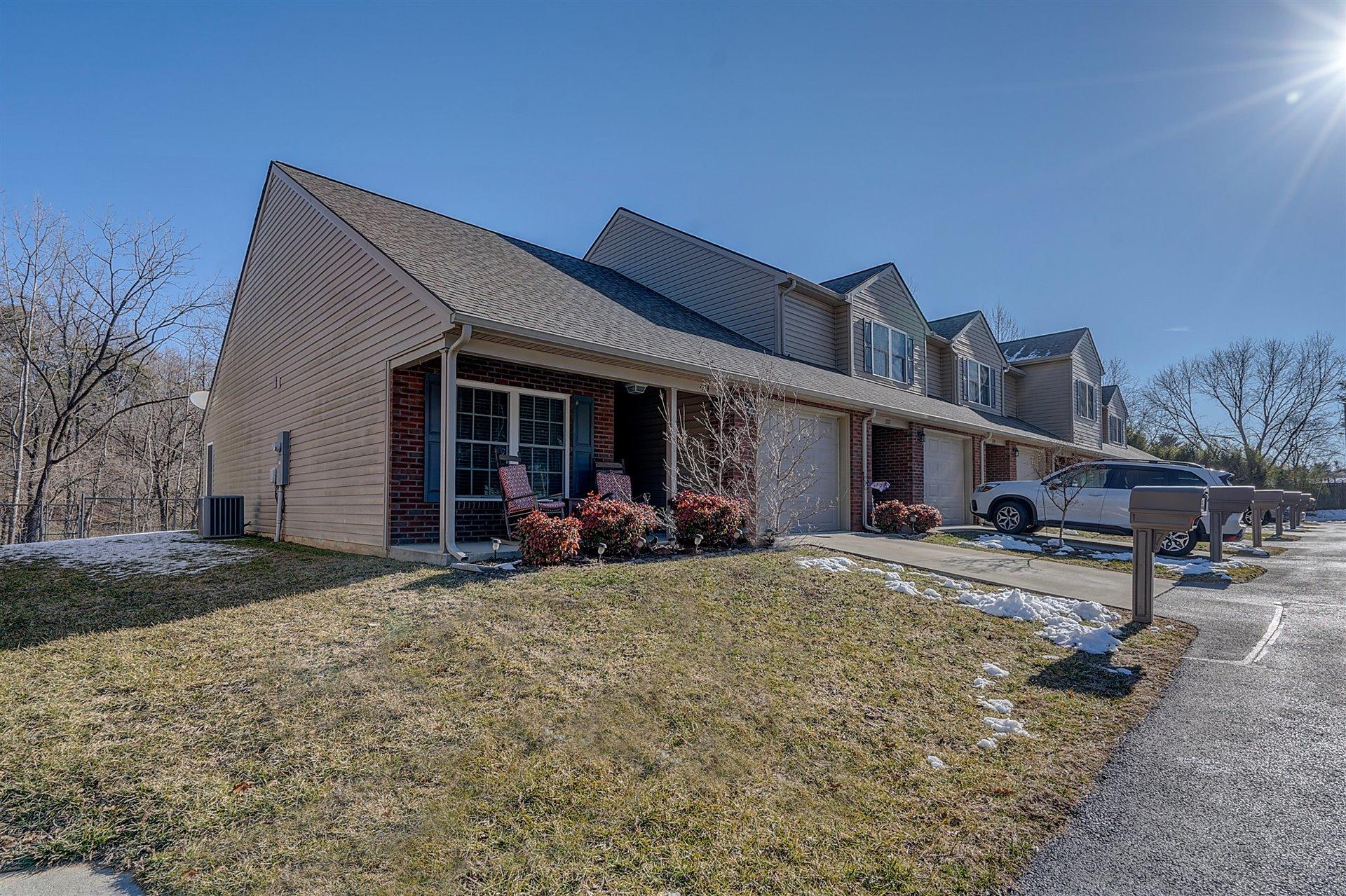 1114 Kessler Mill Road Salem, VA 24153 - Photo 2 of 28 02-DSC00016_17_18_19_20