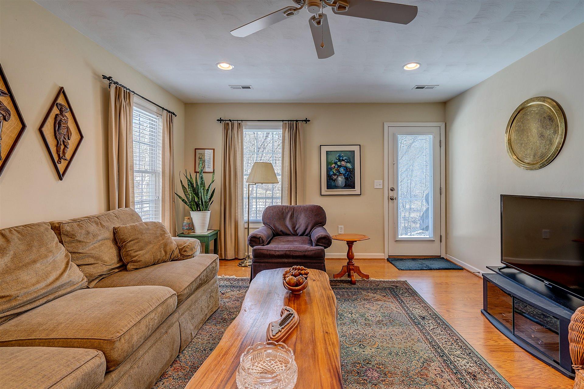 1114 Kessler Mill Road Salem, VA 24153 - Photo 6 of 28 18-DSC00111_2_3_4_5