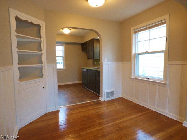 4154 Wilmington Road Cleveland, OH 44121 - Photo 4 of 23