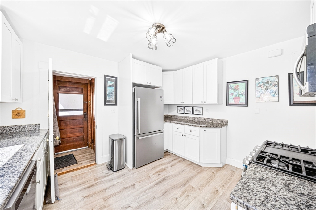 48 Edgecliff Road, Unit 1 Watertown, MA 02472 - Photo 8 of 26 Gallery Image 8