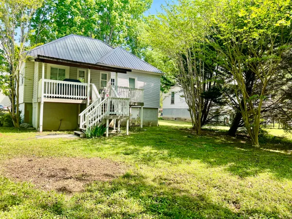 $1,750 | 102 West 8th Street, Chickamauga, GA 30707