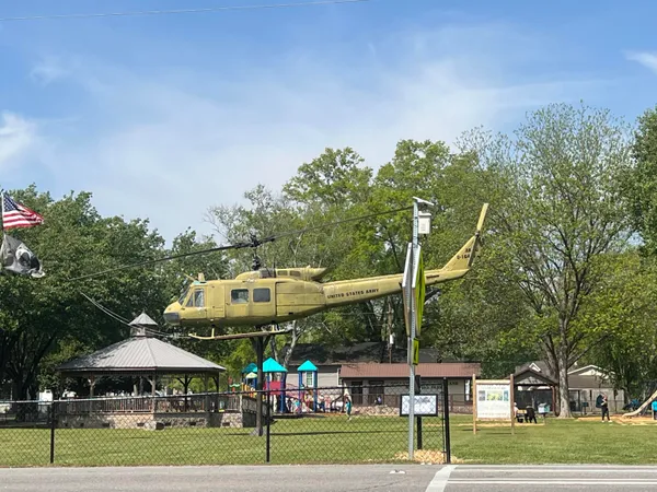 $1,750 | 102 West 8th Street, Chickamauga, GA 30707