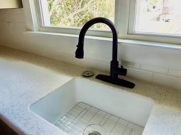 $1,750 | 102 West 8th Street, Chickamauga, GA 30707