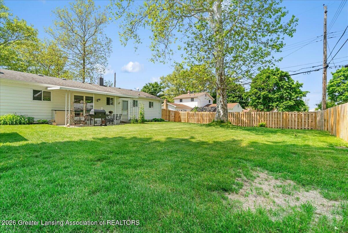 2913 Quincy Lane Lansing, MI 48910 - Photo 35 of 36 11-Media Jett - 10