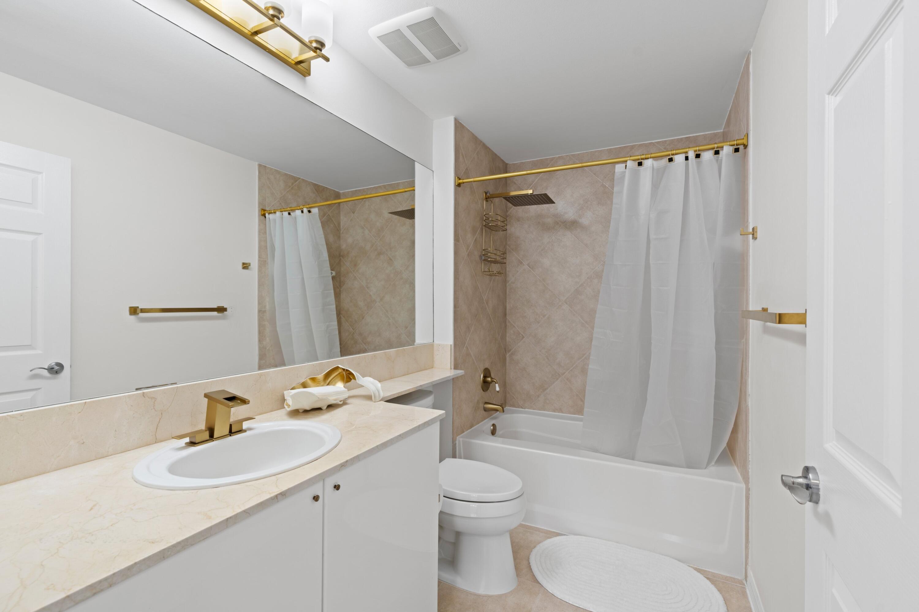 233 South Federal Highway, Unit 405 Boca Raton, FL 33432 - Photo 16 of 45 Primary Bathroom