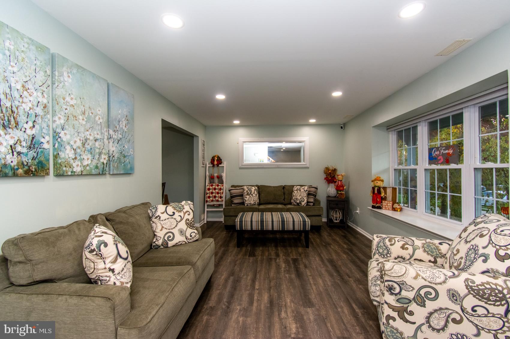 9 Aspen Road Sicklerville, NJ 08081 - Photo 5 of 39 Gallery Image 5