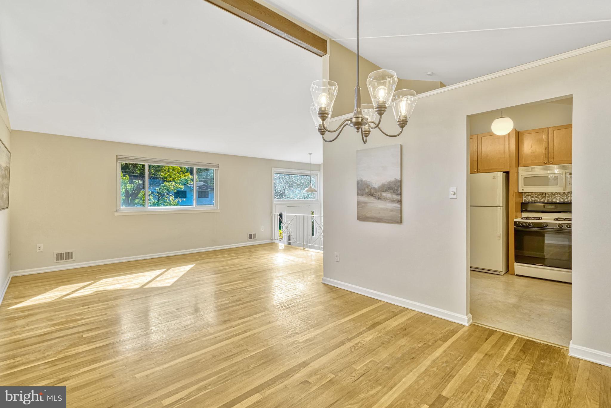 5508 Callander Drive Springfield, VA 22151 - Photo 4 of 35