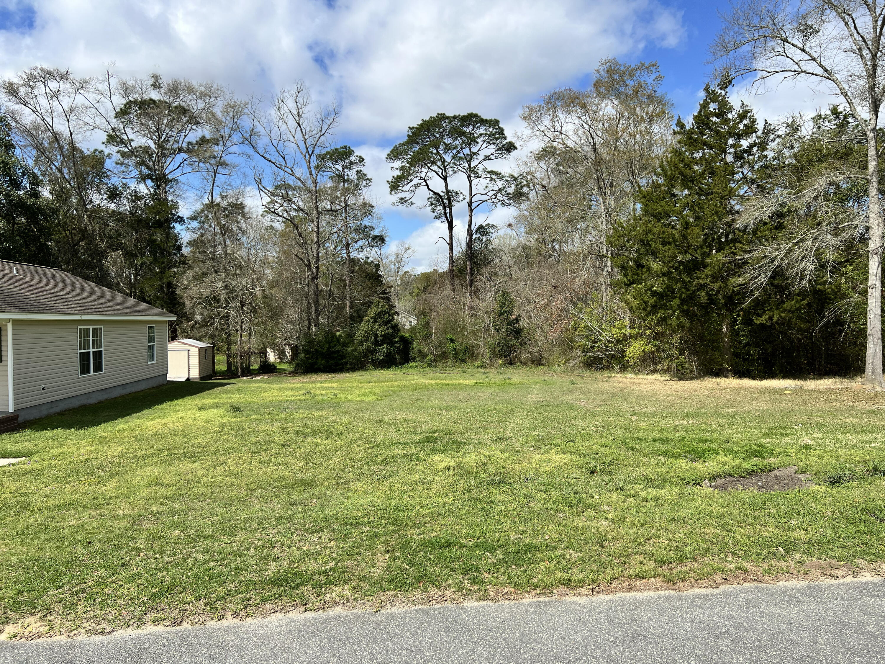 405 Range Line Street Bonifay, FL 32425 - Photo 2 of 5 409 Rangeline Street