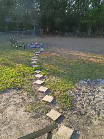 a view of a water fountain