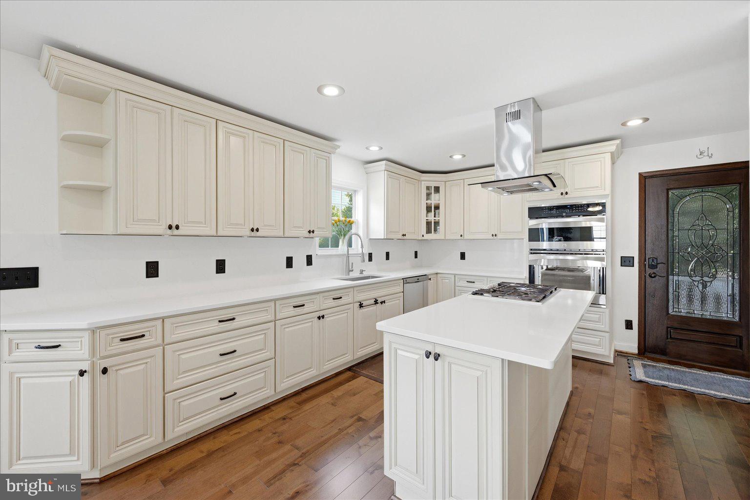 4101 Roberts Road Fairfax, VA 22032 - Photo 6 of 34