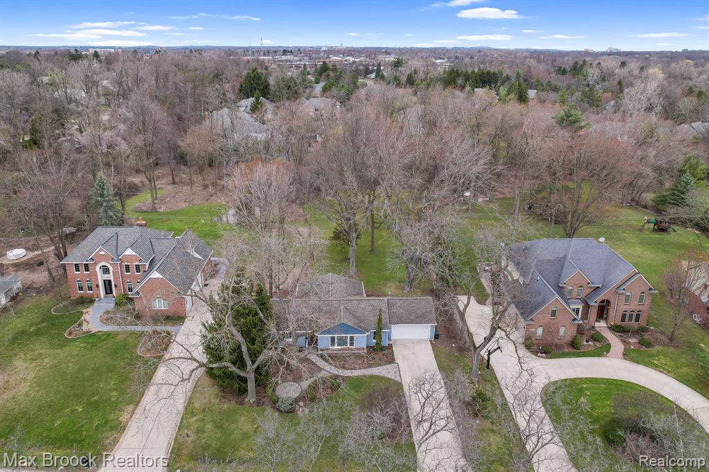 2905 West Hickory Grove Road Bloomfield Hills, MI 48302 - Photo 5 of 25