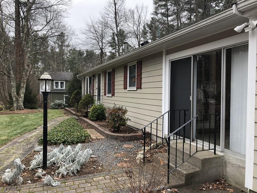 48 Deborah Road Hanover, MA 02339 - Photo 4 of 40 Gallery Image 4