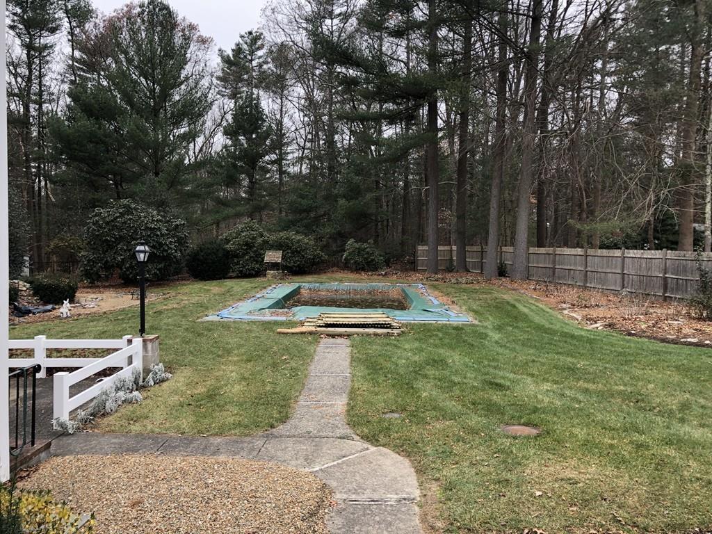 48 Deborah Road Hanover, MA 02339 - Photo 7 of 40 Gallery Image 7