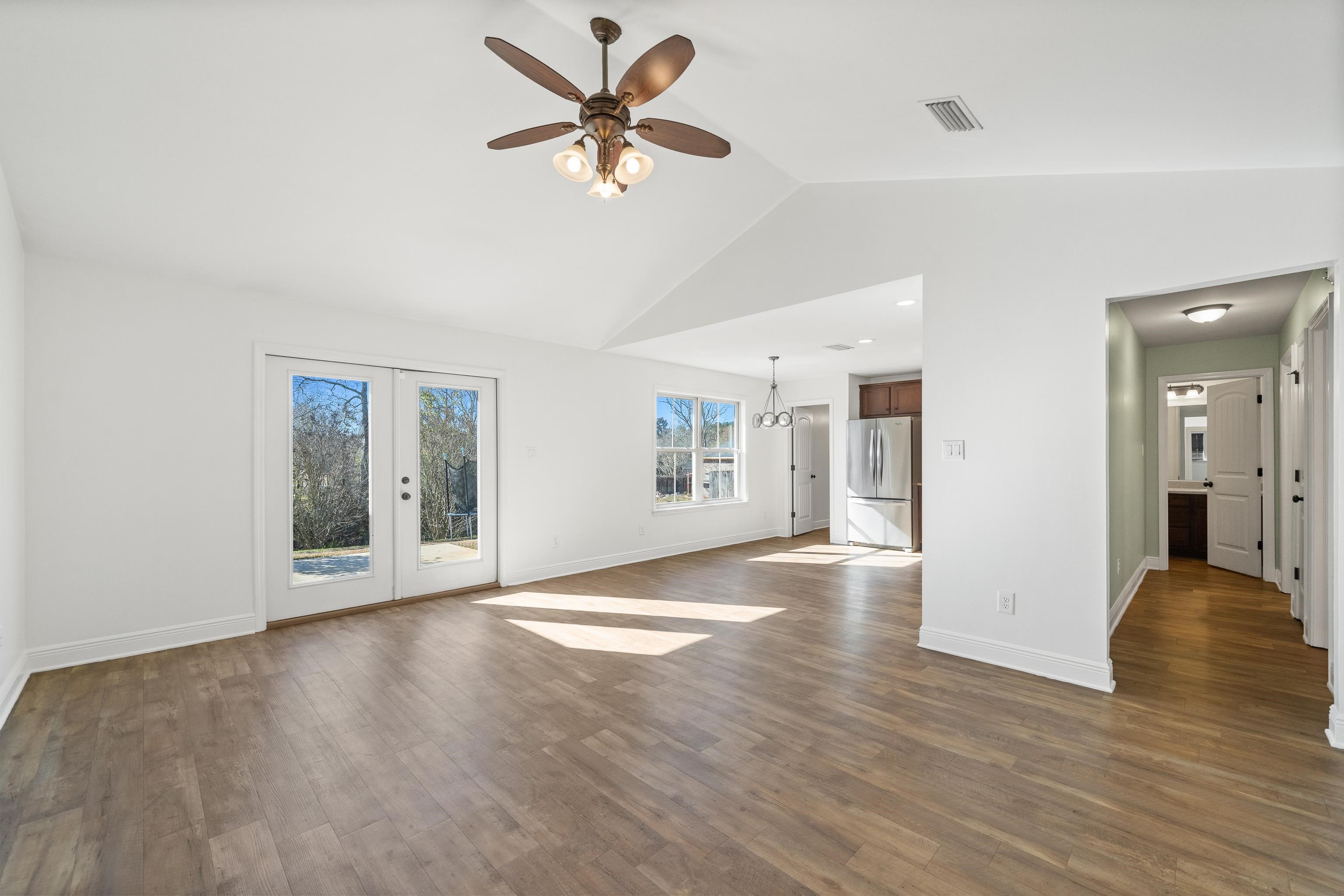 18634 Explorer Drive Loxley, AL 36551 - Photo 7 of 31 Living Room