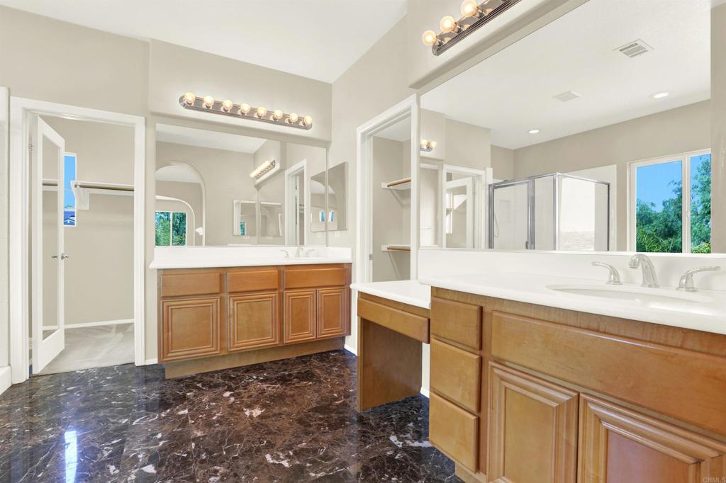 43883 Brookhaven Court Temecula, CA 92592 - Photo 19 of 36 Master Bathroom