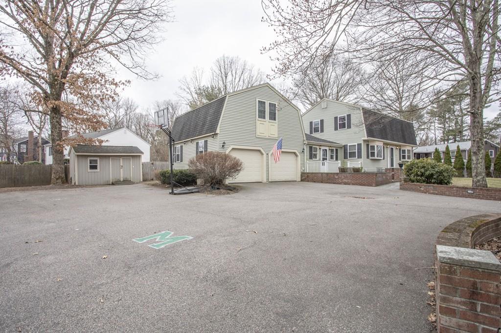 2 Brookside Road Mansfield, MA 02048 - Photo 4 of 36 Gallery Image 4