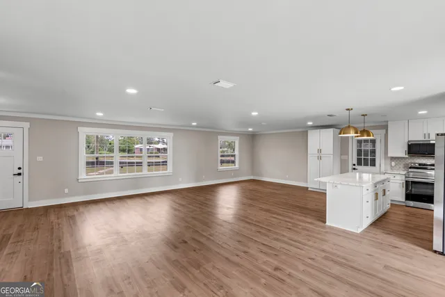 $299,900 | 2106 Jerry Jones Drive, Valdosta, GA 31602