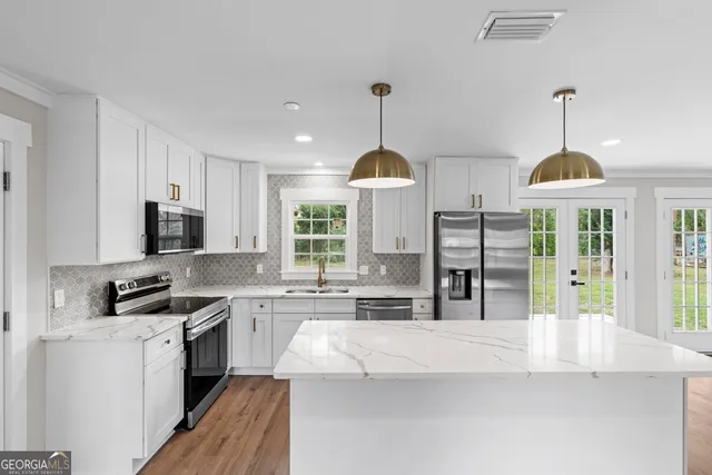 $299,900 | 2106 Jerry Jones Drive, Valdosta, GA 31602