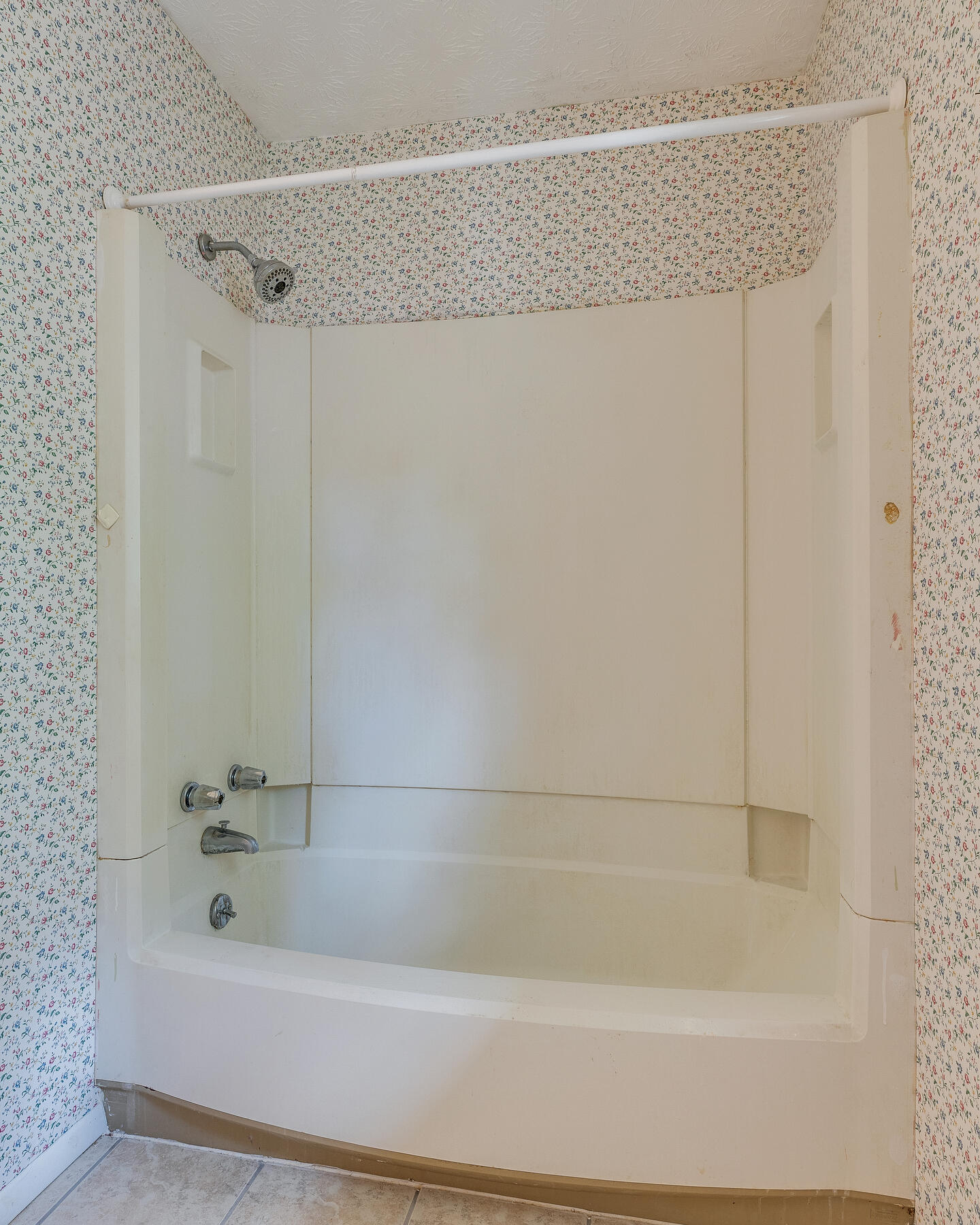 380 Emory Church Road Kingsport, TN 37664 - Photo 33 of 65 Hall Bath