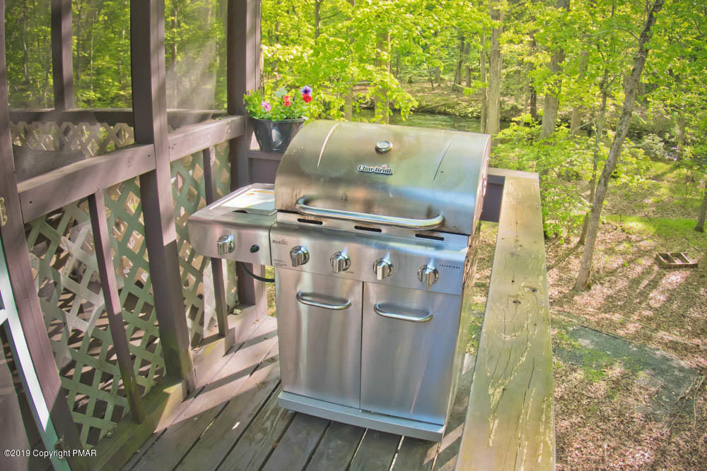 6306 Decker Road Bushkill, PA 18324 - Photo 27 of 54 0212_Sveta House Shoot_Mon 21th