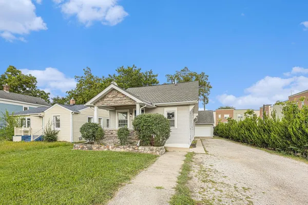 $4,800 | 1517 South State Street, Ann Arbor, MI 48104